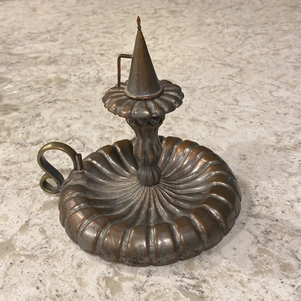 VINTAGE~CANDLESTICK HOLDER~WITH SNUFFER~ROMANTIC HOME & GARDEN DECOR~COUNTRY~G21